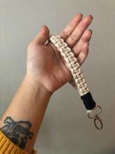 Load image into Gallery viewer, Wristlet Keychain Clasp - Square Knots
